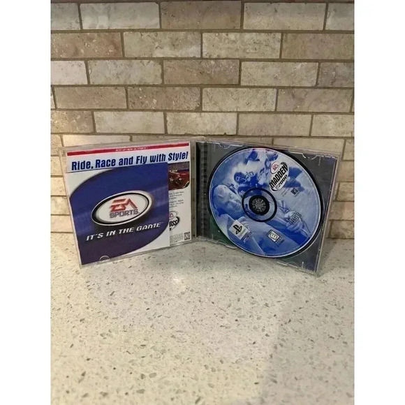 Madden‎ 2000 For PlayStation 1 - Picture 3 of 3